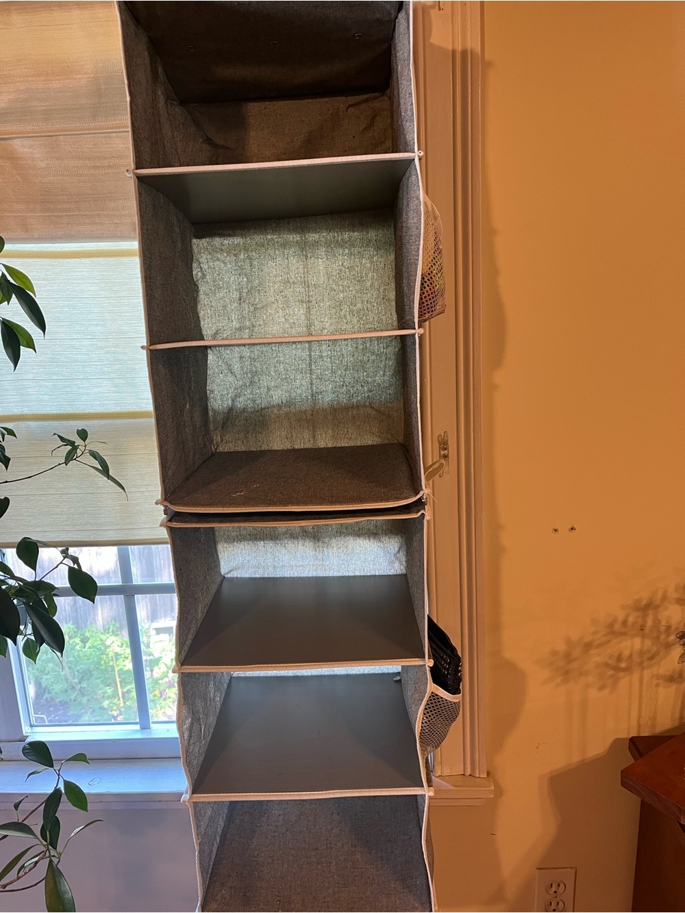 COLLAPSABLE HANGING STORAGE